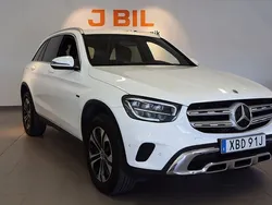 Vit Begagnad 2021 Mercedes GLC300e SUV | 399 900 kr (Marknadspris)