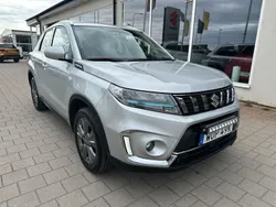 Grå (grå metallic) Begagnad 2022 Suzuki Vitara SUV | 199 000 kr (Lite dyr)