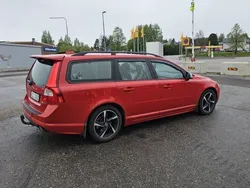 Röd Begagnad 2011 Volvo V70 Kombi | 100 000 kr (Marknadspris)