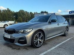 Grå Begagnad 2021 BMW 330e M Sport Kombi | 305 000 kr (Marknadspris)