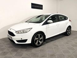 Vit Begagnad 2017 Ford Focus Trend Halvkombi | 97 900 kr (Marknadspris)