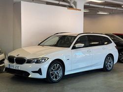 Vit Begagnad 2022 BMW 330 Sport Line Kombi | 289 900 kr (Dyr)