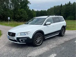 Vit Begagnad 2016 Volvo XC70 Momentum SUV | 275 000 kr (Lite dyr)