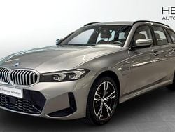 Grå (grey) Begagnad 2025 BMW 330e Comfort Edition Kombi | 508 700 kr (Marknadspris)