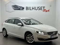 Vit Begagnad 2016 Volvo V60 Momentum Kombi | 168 500 kr (Marknadspris)