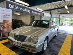 Ljusgrå Begagnad 2001 Mercedes E240 Sedan | 64 900 kr
