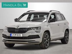 Grå Begagnad 2019 Skoda Karoq SportLine SUV | 309 900 kr (Marknadspris)