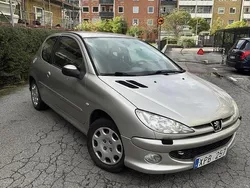 Grå Begagnad 2006 Peugeot 206 Halvkombi | 22 000 kr (Marknadspris)