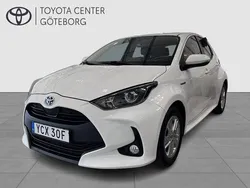 Vit Begagnad 2020 Toyota Yaris Hybrid Active Halvkombi | 204 900 kr (Lite dyr)