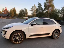 Vit Begagnad 2015 Porsche Macan S Sport SUV | 250 000 kr (Marknadspris)