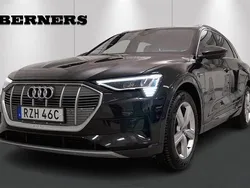 Svart Begagnad 2022 Audi e-tron Design SUV | 399 900 kr (Marknadspris)