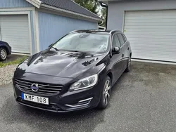 Svart Begagnad 2014 Volvo V60 Summum Kombi | 82 000 kr (Marknadspris)