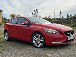 Röd Begagnad 2013 Volvo V40 Kinetic Kombi | 90 000 kr (Bra pris)
