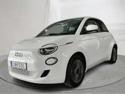 Vit Begagnad 2022 Fiat 500e Icon | 159 000 kr