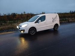 Vit Begagnad 2016 Citroën Berlingo Minibuss | 55 000 kr (Marknadspris)