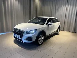 Glaciärvit metallic Begagnad 2023 Audi Q2 Advanced Plus SUV | 289 900 kr (Marknadspris)