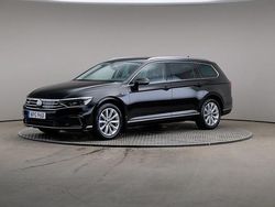 Svart Begagnad 2022 VW Passat Executive Kombi | 264 000 kr (Marknadspris)