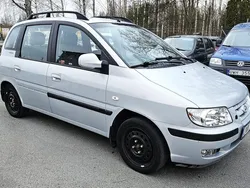 Ljusgrå (grå) Begagnad 2004 Hyundai Matrix Minibuss | 29 900 kr (Marknadspris)