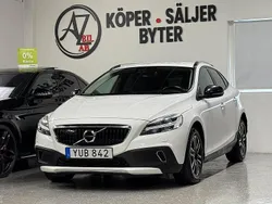 Vit Begagnad 2018 Volvo V40 CC Momentum Kombi | 189 900 kr (Marknadspris)