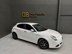 Vit Begagnad 2013 Alfa Romeo Giulietta Distinctive Halvkombi | 94 800 kr (Lite dyr)