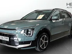 Grön (green) Begagnad 2024 Kia Niro SUV | 309 900 kr (Bra pris)