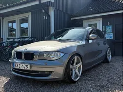 Grå Begagnad 2010 BMW 118 Halvkombi | 65 000 kr (Dyr)