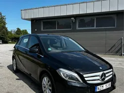 Svart Begagnad 2013 Mercedes B180 Minibuss | 74 900 kr (Superpris)