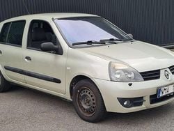 Ljusgrön (grön) Begagnad 2007 Renault Clio R.S. Halvkombi | 14 900 kr (Bra pris)