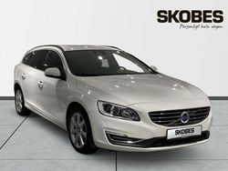 Vit Begagnad 2018 Volvo V60 Momentum Kombi | 214 000 kr (Superpris)