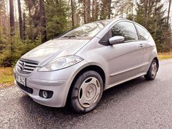 Silver Begagnad 2005 Mercedes A150 Elegance Halvkombi | 17 900 kr (Marknadspris)