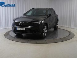 Svart Begagnad 2022 Volvo XC40 Plus SUV | 304 900 kr