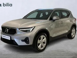 Grå Begagnad 2023 Volvo XC40 Core SUV | 339 000 kr (Marknadspris)