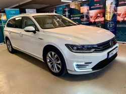 Vit Begagnad 2018 VW Passat GTE Kombi | 169 900 kr (Marknadspris)