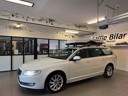 Vit Begagnad 2015 Volvo V70 Momentum Kombi | 149 900 kr (Marknadspris)