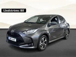 Mörkgrå Begagnad 2024 Toyota Yaris Hybrid Active Halvkombi | 268 900 kr (Lite dyr)