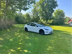 Vit Begagnad 2022 Tesla Model 3 Performance Sedan | 325 000 kr (Marknadspris)