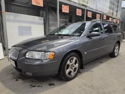 Grå Begagnad 2006 Volvo V70 Kinetic Kombi | 37 500 kr (Marknadspris)