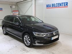 Svart Begagnad 2017 VW Passat GTE Kombi | 129 000 kr (Marknadspris)