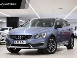 Ljusblå Begagnad 2016 Volvo V60 CC Summum Kombi | 184 900 kr (Bra pris)