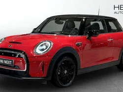 Röd (red) Begagnad 2023 Mini Cooper SE Halvkombi | 228 700 kr (Bra pris)