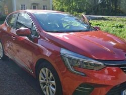 Röd Begagnad 2022 Renault Clio V Intens Halvkombi | 159 900 kr (Bra pris)
