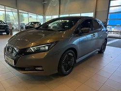 Grå Begagnad 2022 Nissan Leaf 360º Halvkombi | 184 999 kr (Marknadspris)