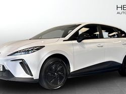 Vit (white) Begagnad 2023 MG MG4 EV Halvkombi | 239 900 kr (Marknadspris)