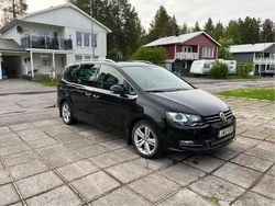 Svart Begagnad 2017 VW Sharan GT Minibuss | 228 000 kr (Bra pris)