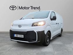 Vit Begagnad 2024 Toyota Proace Comfort Minibuss | 449 900 kr (Dyr)