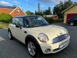 Vit Begagnad 2008 Mini Cooper Pepper Halvkombi | 53 000 kr (Marknadspris)
