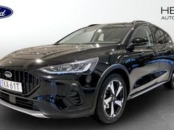 Svart Begagnad 2023 Ford Focus Halvkombi | 209 900 kr (Marknadspris)