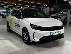 Vit Begagnad 2023 Opel Corsa Halvkombi | 229 900 kr (Marknadspris)