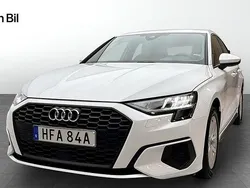 Vit (ibisvit) Begagnad 2022 Audi A3 Sportback Premium Halvkombi | 264 000 kr (Marknadspris)