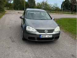 Grå Begagnad 2005 VW Golf IV Trendline Halvkombi | 25 000 kr (Marknadspris)